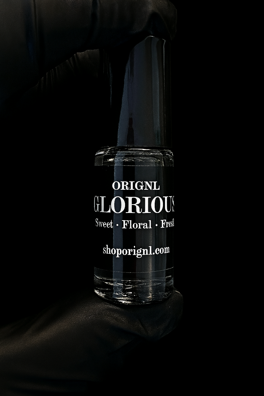 GLORIOUS | Sweet Pear, Creamy Praline, Warm Florals - Roll-On Oil