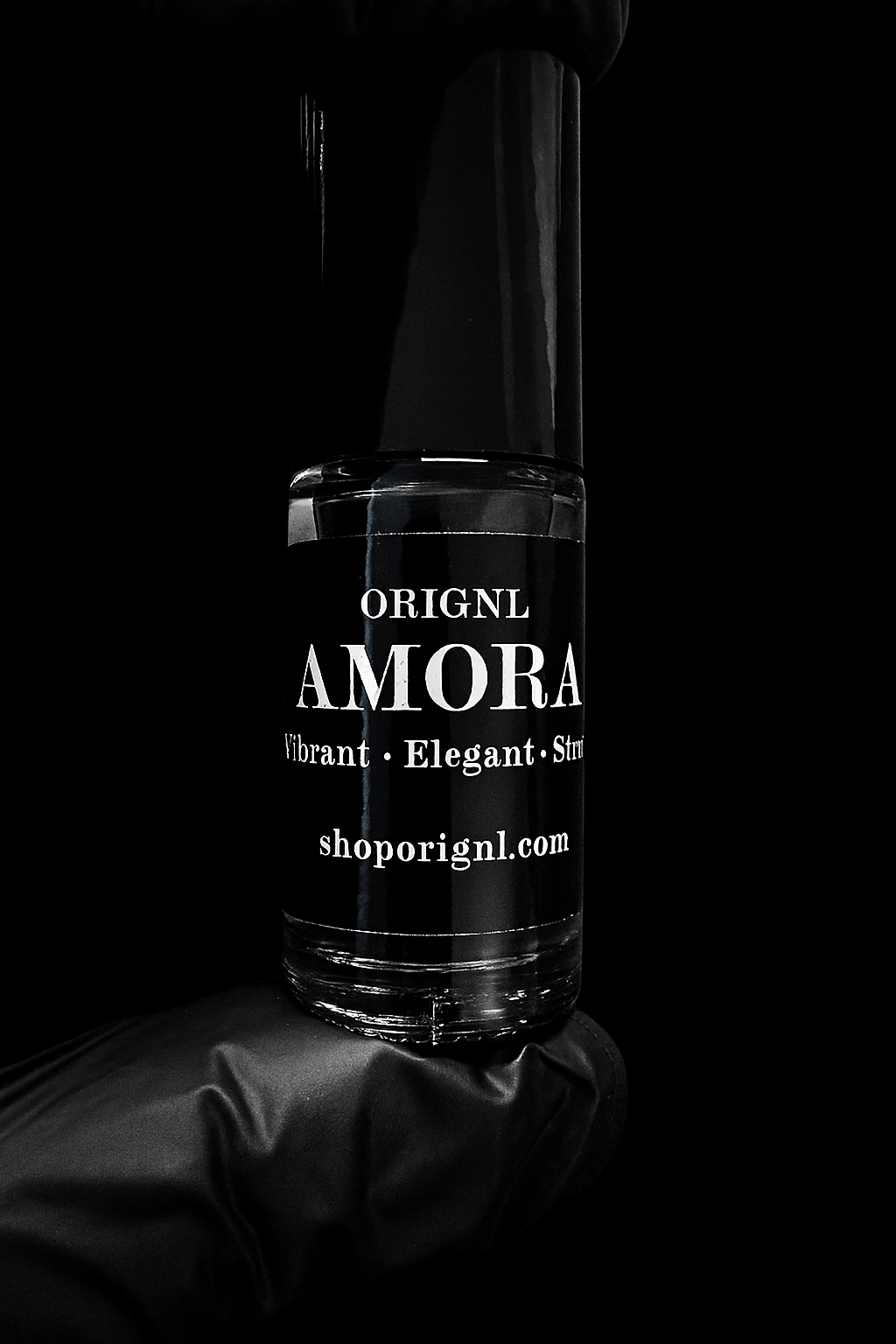 AMORA | Blackcurrant, Jasmine, Warm Vanilla - Roll-On Oil